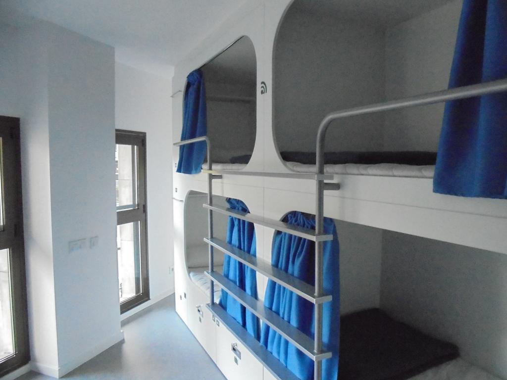 Dream Cube Hostel Barcelona Camas do hostel foto